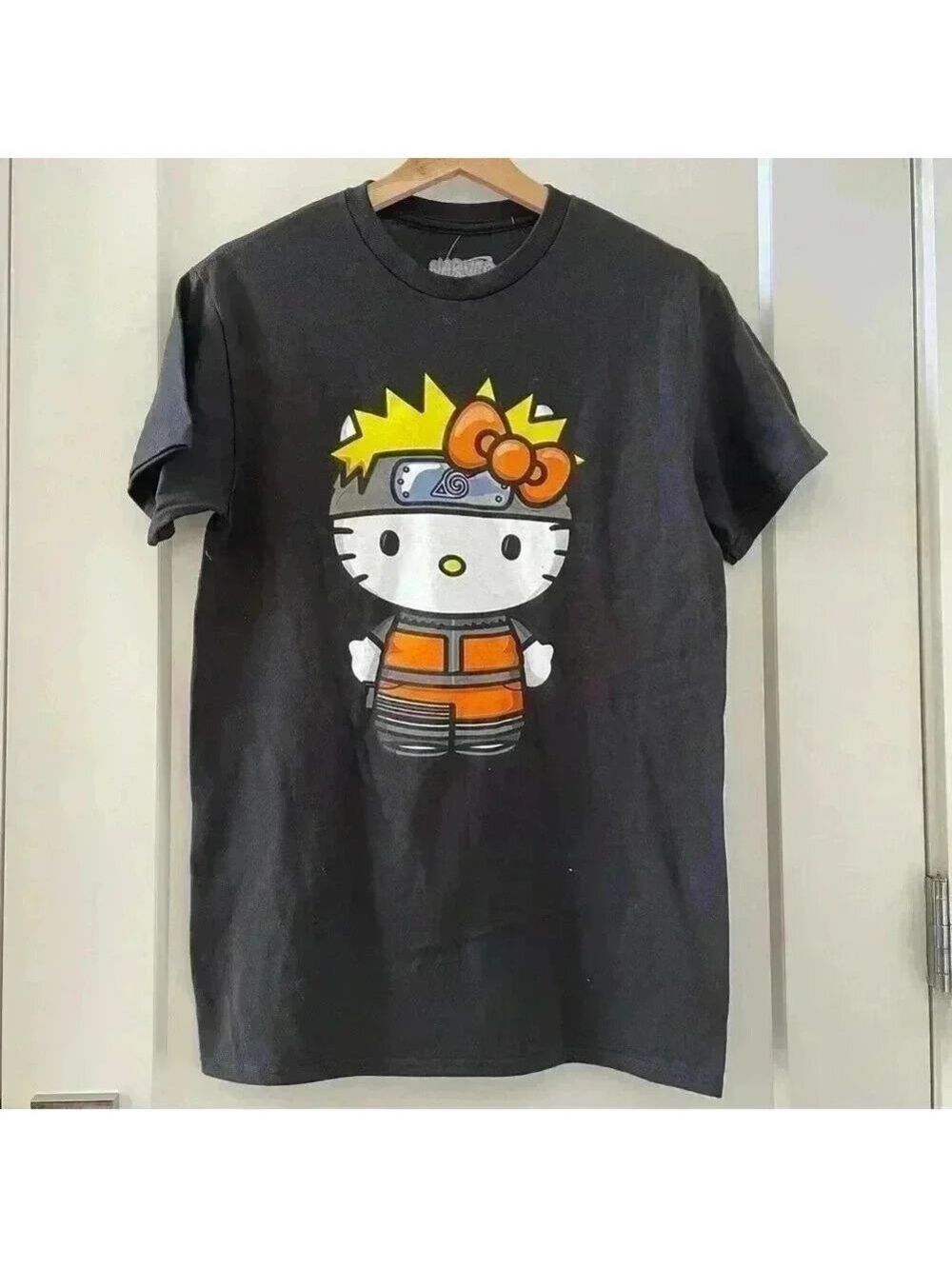 Naruto Shippuden x Hello Kitty T-Shirt Adult Small Black Anime Halloween NWOT